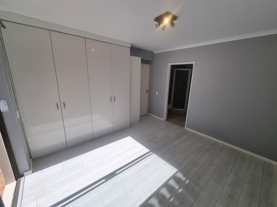 1 Bedroom Property for Sale in Royal Ascot Western Cape